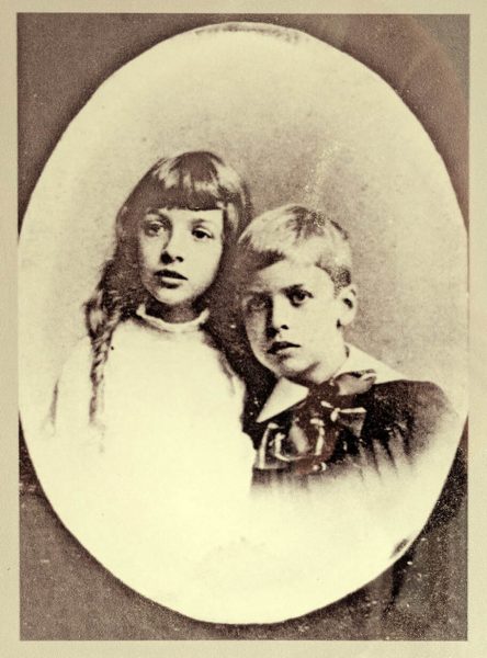 L'artiste Edward Hopper et sa sœur Marion.